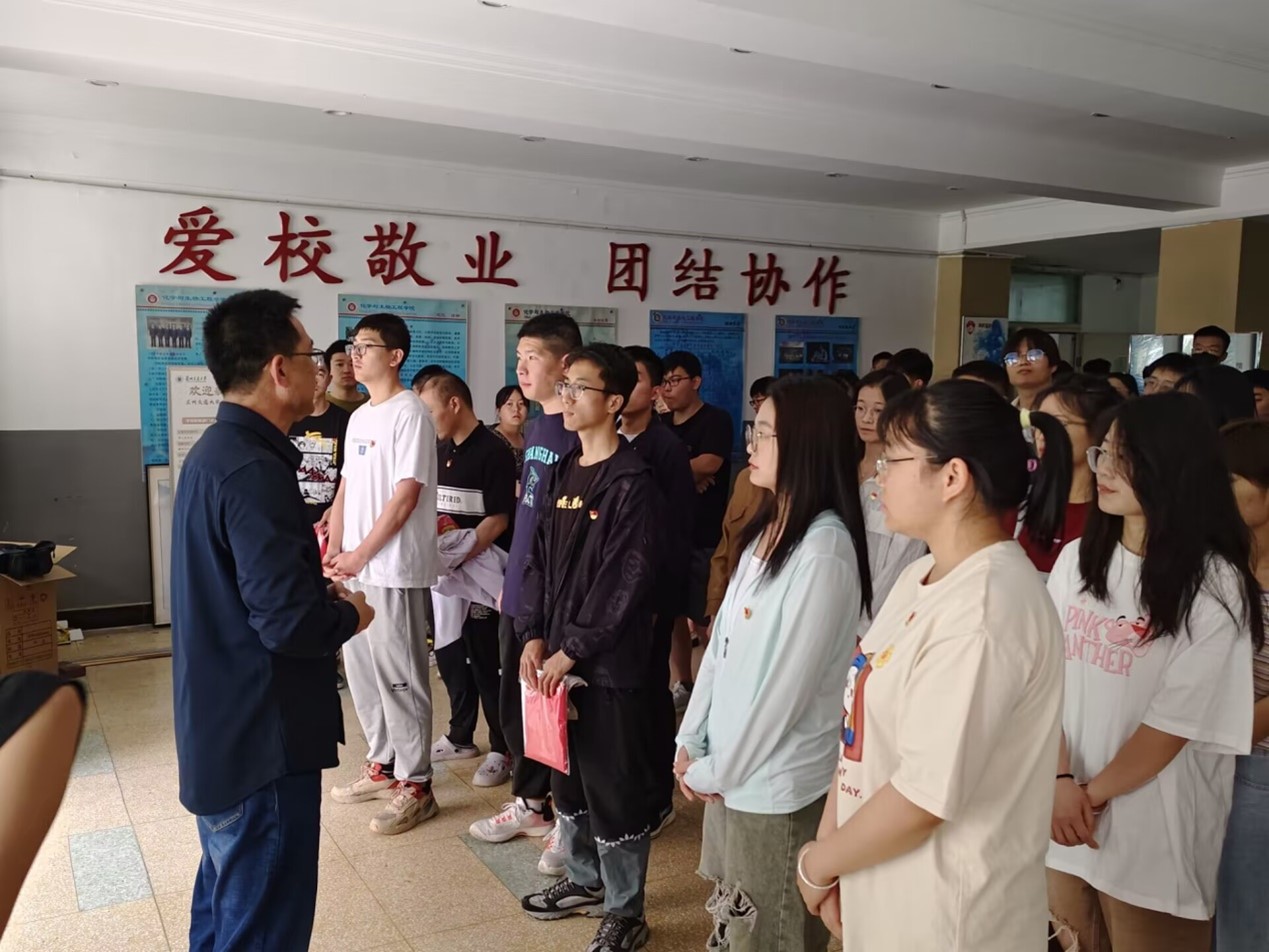 化工学院党委开展党员志愿活动